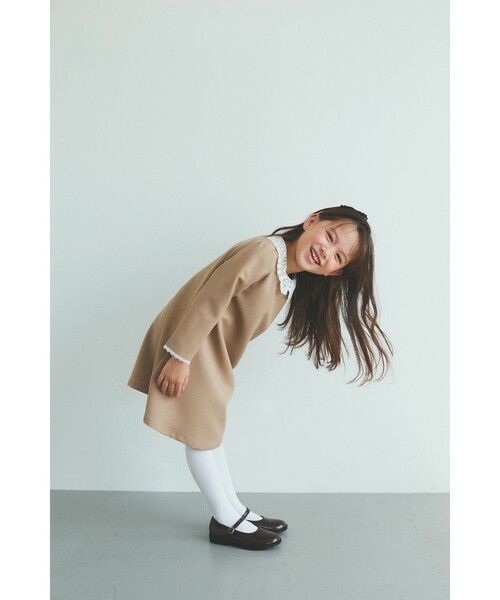 BEAMS mini(ビームスミニ)の「セレモニー レースカラー ワンピース 2026SS (110~130cm)(ワンピース・キッズ・ネイビー/ベージュ・120/110/130)」の5枚目の写真