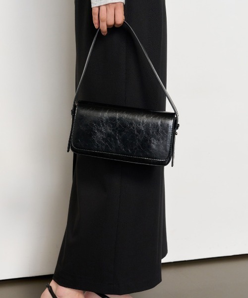 【韓国人気】GENERAL IDEA square rivet shoulder bag 2カラー GENERAL IDEA/ジェネラルアイディア square rivet shoulder bag