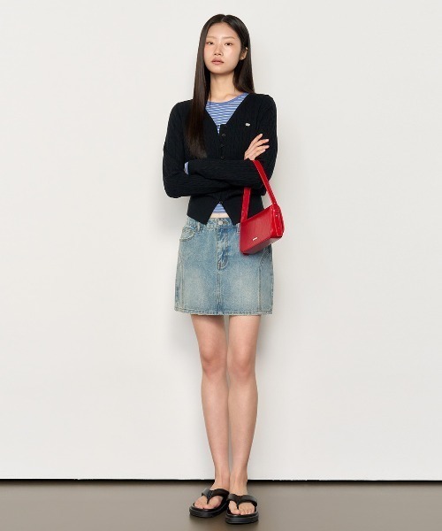 GENERAL IDEA（ジェネラルアイデア）の「GENERAL IDEA/ジェネラルアイディア square rivet shoulder bag ショルダーバッグ（ショルダーバッグ・レディース・ブラック/レッド/クリーム・FREE）」の7枚目の写真