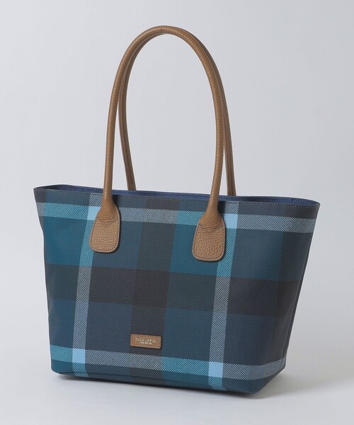 BLUE LABEL CRESTBRIDGE(ブルーレーベルクレストブリッジ)の「クレストブリッジチェックPVCトート(トートバッグ・レディース・レッド/ベージュ系その他/ダークネイビー・FREE)」の3枚目の写真