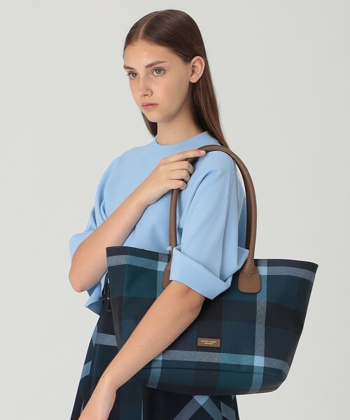 BLUE LABEL CRESTBRIDGE(ブルーレーベルクレストブリッジ)の「クレストブリッジチェックPVCトート(トートバッグ・レディース・レッド/ベージュ系その他/ダークネイビー・FREE)」の15枚目の写真