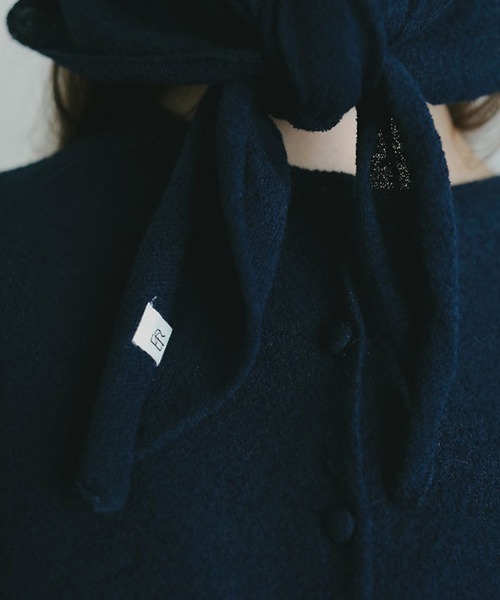 ETRE TOKYO(エトレトウキョウ)の「ハーフスリーブブークレニットカーディガン(カーディガン/ボレロ・レディース・ベージュ/ネイビー・FREE)」の7枚目の写真