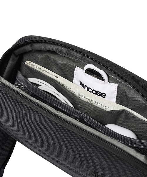 incase（インケース）の「Incase Crosstown Sling-Black（ショルダーバッグ・メンズ・ブラック・ONE SIZE）」の9枚目の写真