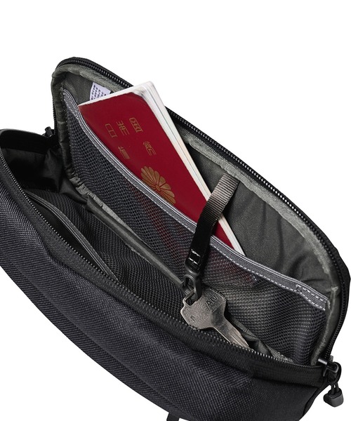 incase（インケース）の「Incase Crosstown Sling-Black（ショルダーバッグ・メンズ・ブラック・ONE SIZE）」の10枚目の写真