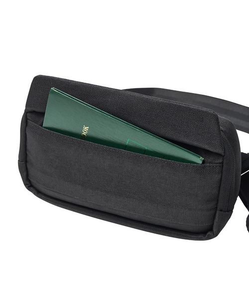 incase（インケース）の「Incase Crosstown Sling-Black（ショルダーバッグ・メンズ・ブラック・ONE SIZE）」の12枚目の写真