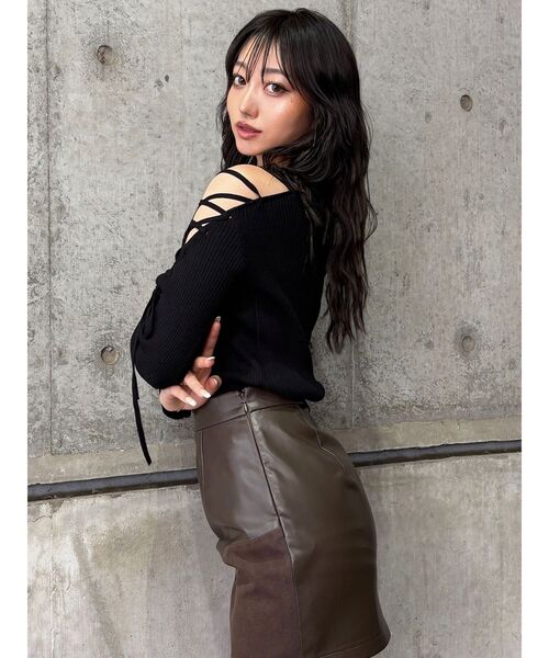 MURUA（ムルーア）の「デコルテレースアップリブニット（ニット/セーター・レディース・ブラック/ブラウン/レッド/ブルー・FREE）」の10枚目の写真