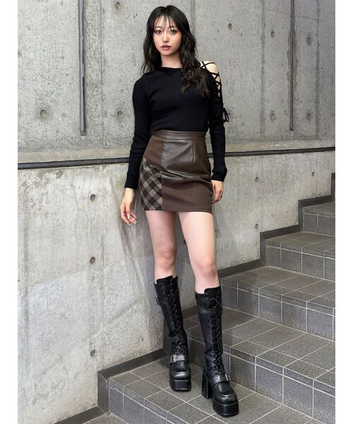 MURUA（ムルーア）の「デコルテレースアップリブニット（ニット/セーター・レディース・ブラック/ブラウン/レッド/ブルー・FREE）」の11枚目の写真