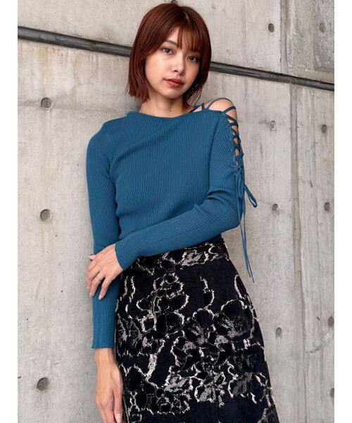 MURUA（ムルーア）の「デコルテレースアップリブニット（ニット/セーター・レディース・ブラック/ブラウン/レッド/ブルー・FREE）」の12枚目の写真