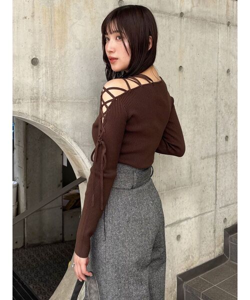 MURUA（ムルーア）の「デコルテレースアップリブニット（ニット/セーター・レディース・ブラック/ブラウン/レッド/ブルー・FREE）」の18枚目の写真