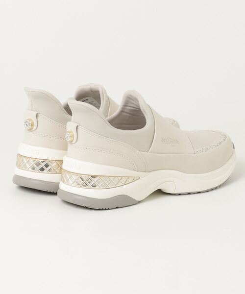 +diana（プラスダイアナ）の「【レイン対応】【撥水加工】オールウェザースリッポンスニーカー（レインシューズ・レディース・ベージュ/ブラック・M/L/XL/S）」の12枚目の写真