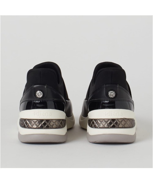 +diana（プラスダイアナ）の「【レイン対応】【撥水加工】オールウェザースリッポンスニーカー（レインシューズ・レディース・ベージュ/ブラック・M/L/XL/S）」の5枚目の写真