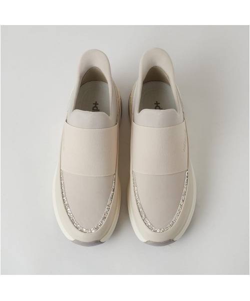 +diana（プラスダイアナ）の「【レイン対応】【撥水加工】オールウェザースリッポンスニーカー（レインシューズ・レディース・ベージュ/ブラック・M/L/XL/S）」の10枚目の写真