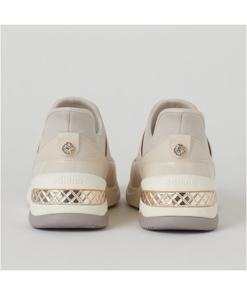 +diana（プラスダイアナ）の「【レイン対応】【撥水加工】オールウェザースリッポンスニーカー（レインシューズ・レディース・ベージュ/ブラック・M/L/XL/S）」の11枚目の写真