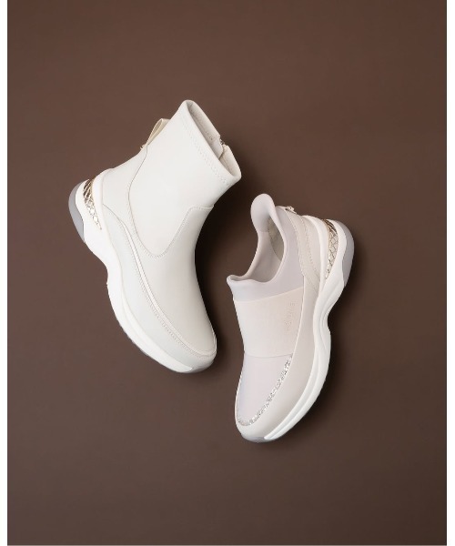 +diana（プラスダイアナ）の「【レイン対応】【撥水加工】オールウェザースリッポンスニーカー（レインシューズ・レディース・ベージュ/ブラック・M/L/XL/S）」の15枚目の写真