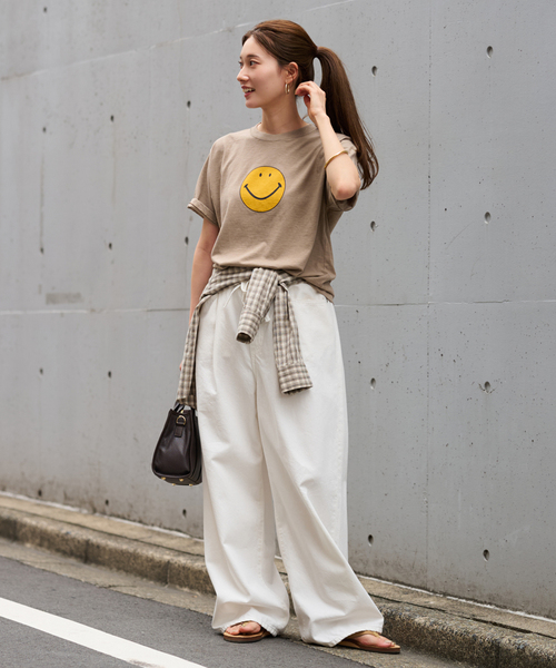 FRAMeWORK（フレームワーク）の「≪追加≫SMILE TEE（Tシャツ/カットソー・レディース・ベージュ/コバルトブルー/イエロー/チャコールグレー・FREE）」の5枚目の写真