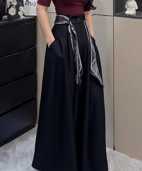 cammie(キャミー)の「スカーフ付きワイドパンツ(その他パンツ・レディース・ブラック/ダークグレー・F)」の11枚目の写真