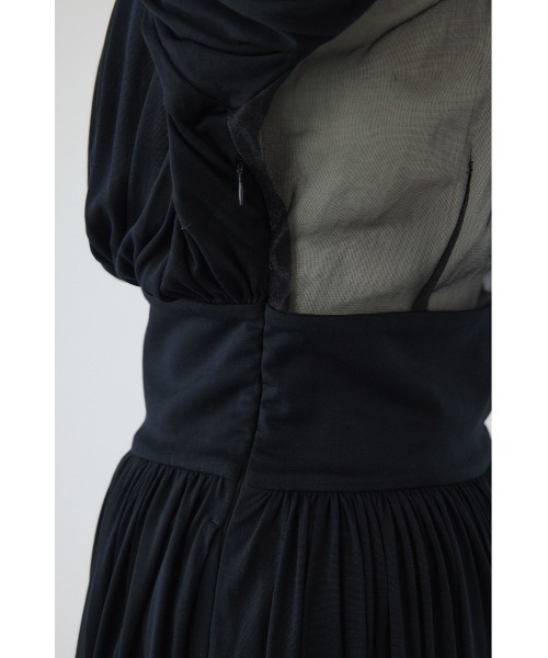 RIM.ARK(リムアーク)の「Flowing drape dress フローイングドレープドレス(ワンピース・レディース・ブラック/ベージュ・38/36)」の13枚目の写真