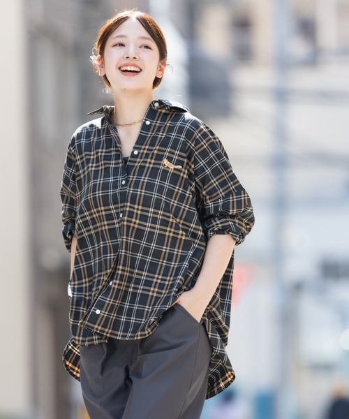 meeny miny（ミーニーマイニー）の「【meeny miny】【旭山動物園応援商品】キタキツネシャツ（シャツ/ブラウス・レディース・カーキ/グレー・S-M/M-L）」の2枚目の写真