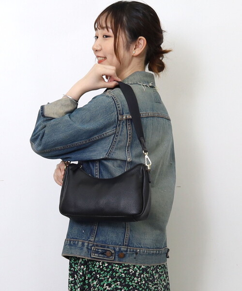 COOCO(クーコ)の「【牛革】シュリンクレザーダブルストラップ2WAYショルダーバッグ(ショルダーバッグ・レディース・シルバー/グレー/オフホワイト/ブラック/レッド・FREE)」の1枚目の写真