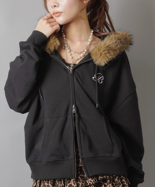 ふわ盛れフードで平成ギャル復活☆後ろ姿まで可愛い主役パーカー