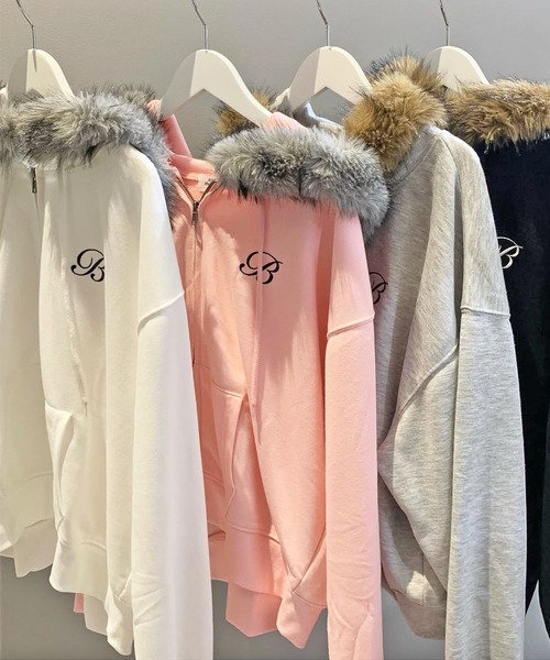 ふわ盛れフードで平成ギャル復活☆後ろ姿まで可愛い主役パーカー