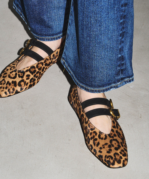 GRISE（グリーズ）の「GRISEレザーWストラップメリージェーン（その他シューズ・レディース・キャメル/ブラック/レッド・24cm/23.5cm/23cm/22.5cm/22cm/25cm/24.5cm）」の3枚目の写真