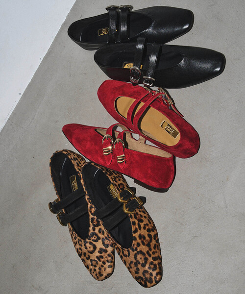 GRISE（グリーズ）の「GRISEレザーWストラップメリージェーン（その他シューズ・レディース・キャメル/ブラック/レッド・24cm/23.5cm/23cm/22.5cm/22cm/25cm/24.5cm）」の5枚目の写真