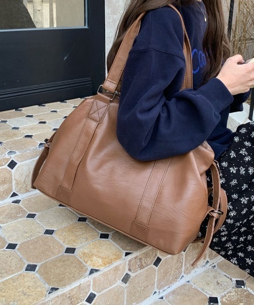 pyornim（ピョルニム）の「【25年秋冬新作】【2WAY】【A4サイズ対応】フェイクレザーボストンショルダーバッグ（ボストンバッグ・レディース・ブラウン/ブラック・F）」の3枚目の写真