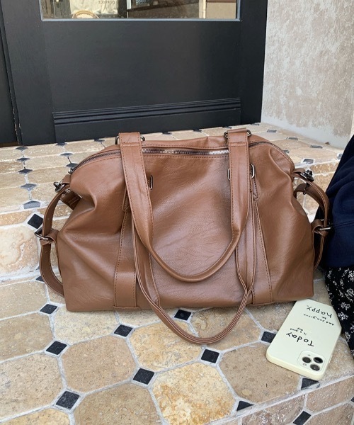 pyornim（ピョルニム）の「【25年秋冬新作】【2WAY】【A4サイズ対応】フェイクレザーボストンショルダーバッグ（ボストンバッグ・レディース・ブラウン/ブラック・F）」の8枚目の写真