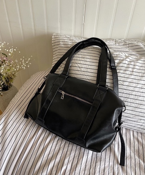 pyornim（ピョルニム）の「【25年秋冬新作】【2WAY】【A4サイズ対応】フェイクレザーボストンショルダーバッグ（ボストンバッグ・レディース・ブラウン/ブラック・F）」の15枚目の写真