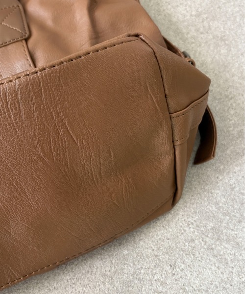 pyornim（ピョルニム）の「【25年秋冬新作】【2WAY】【A4サイズ対応】フェイクレザーボストンショルダーバッグ（ボストンバッグ・レディース・ブラウン/ブラック・F）」の18枚目の写真