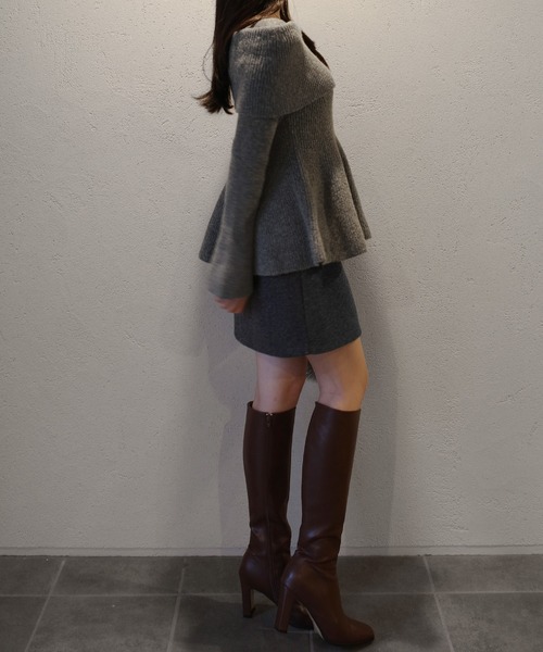 junoah(ジュノア)の「オフショル風ペプラムニットトップス(ニット/セーター・レディース・チャコール/ダークブラウン/アイボリー・MEDIUM/LARGE)」の9枚目の写真