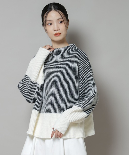 NANO universe（ナノユニバース）の「シャドーストライプニットプルオーバー（ニット/セーター・レディース・ブルー/ブラック/ライトベージュ・FREE）」の18枚目の写真