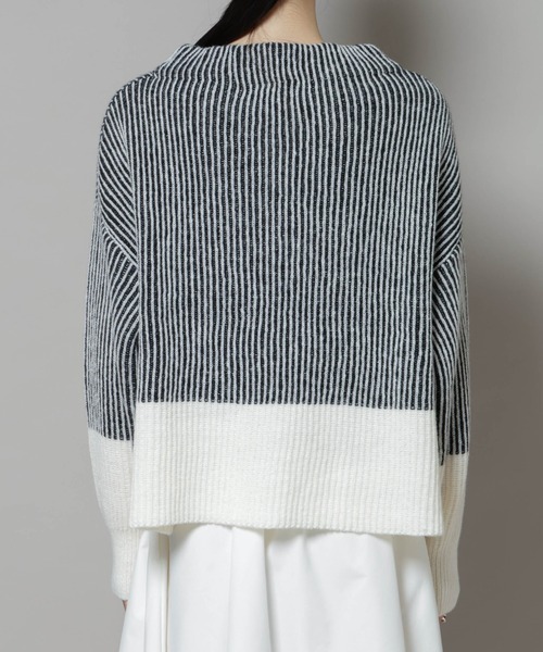 NANO universe（ナノユニバース）の「シャドーストライプニットプルオーバー（ニット/セーター・レディース・ブルー/ブラック/ライトベージュ・FREE）」の13枚目の写真