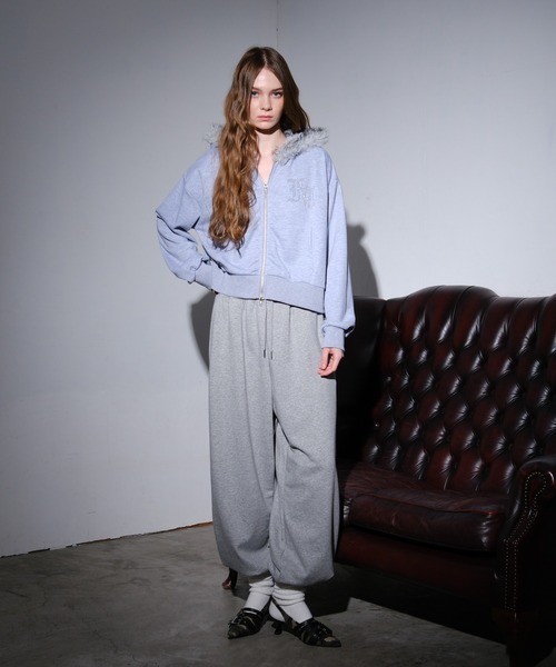 3.3 Field Trip （3.3フィールドトリップ）の「3.3 Field Trip／ラインストーンロゴスウェットパンツ（スウェットパンツ・レディース・グレー/ブラック・FREE）」の4枚目の写真