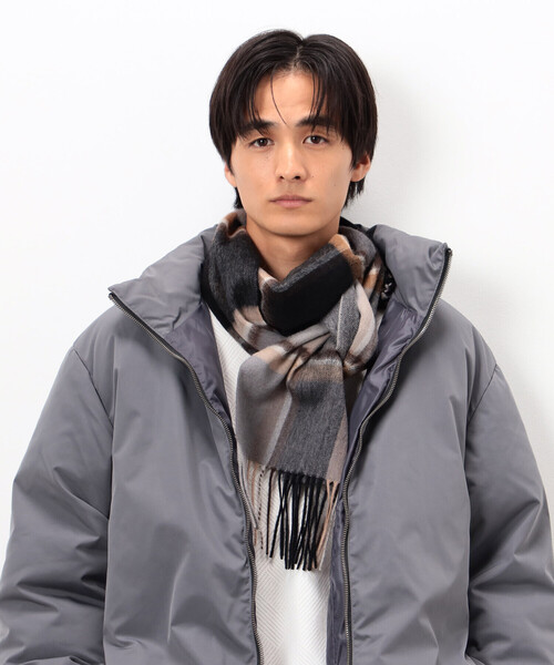 COMME CA ISM（コムサイズム）の「ファインウール チェック柄 マフラー（マフラー・メンズ・ブラック×グレー/ブラウン系その他・FREE）」の2枚目の写真