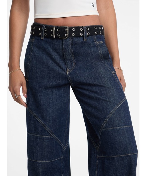 Guess(ゲス)の「GUESS Originals Seamed Wide Leg デニムパンツ ワイドジーンズ(デニムパンツ・レディース・ダークインディゴブルー・24inch/26inch)」の5枚目の写真