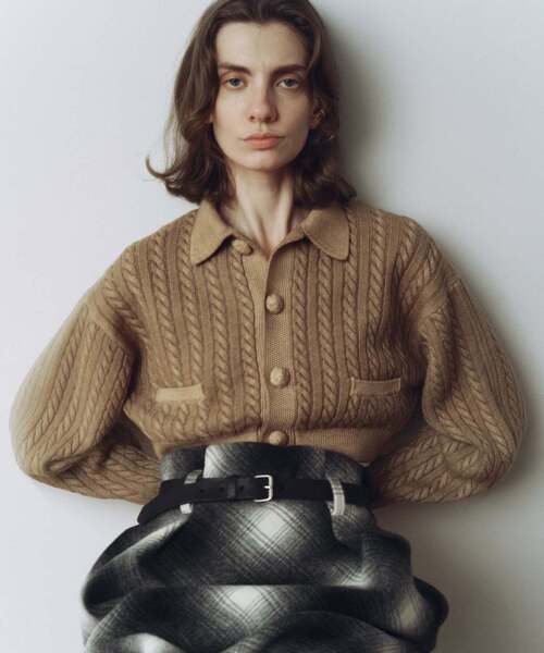 CURRENTAGE(カレンテージ)の「【CURRENTAGE/カレンテージ】Cable short knit(カーディガン/ボレロ・レディース・レッド/キャメル/ブルー/グレー・FREE)」の1枚目の写真