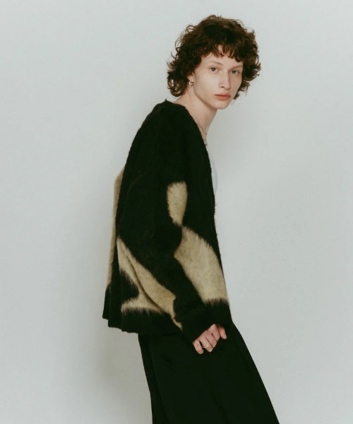 Knuth Marf(クヌースマーフ)の「Knuth Marf Vnackcardigan(ニット/セーター・レディース・ブラック/ベージュ・FREE)」の16枚目の写真