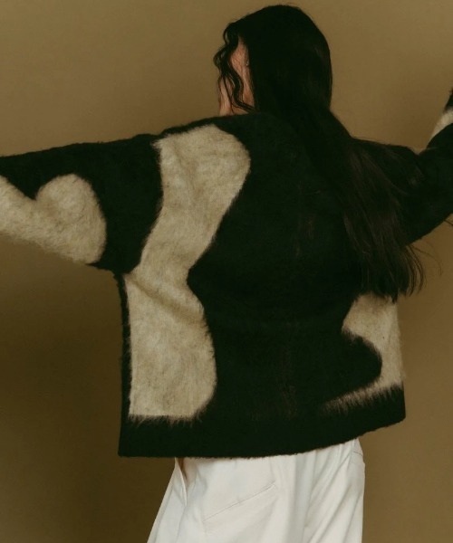 Knuth Marf(クヌースマーフ)の「Knuth Marf Vnackcardigan(ニット/セーター・レディース・ブラック/ベージュ・FREE)」の9枚目の写真