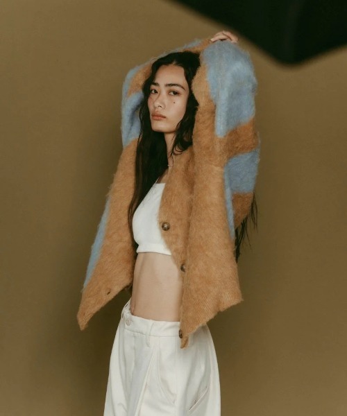 Knuth Marf(クヌースマーフ)の「Knuth Marf Vnackcardigan(ニット/セーター・レディース・ブラック/ベージュ・FREE)」の11枚目の写真