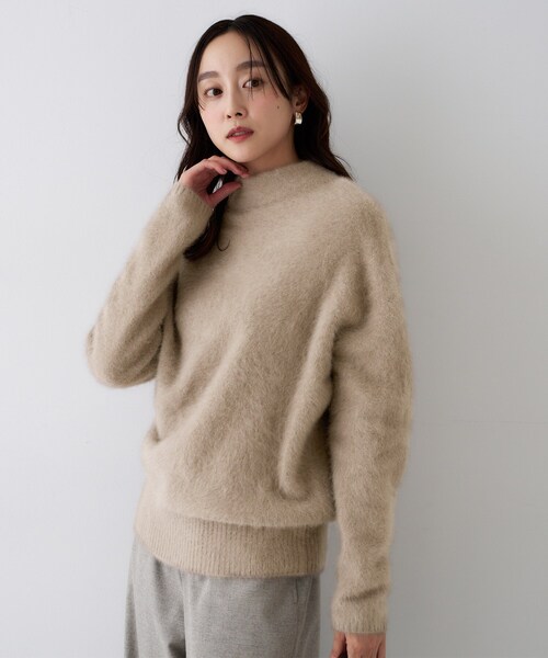 UNTITLED(アンタイトル)の「【大人な品格/ふわふわニット】フォックスカシミヤ コクーンニット(ニット/セーター・レディース・ナチュラル/ブラウン系/ライトグレー/ライトグリーン・00/02/04/44/48)」の17枚目の写真
