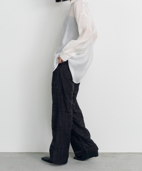 Shelly island（シェリーアイランド）の「総刺繍シアーパンツ（その他パンツ・レディース・ホワイト/ブラック・FREE）」の5枚目の写真