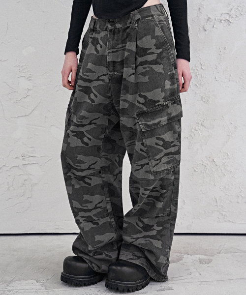 AVANDRESS（アバンドレス ）の「Side Big Cargo Pants LIGHT CAMO（デニムパンツ・レディース・ライトカーキ・SMALL/MEDIUM/LARGE/X-SMALL/XX-SMALL）」の3枚目の写真