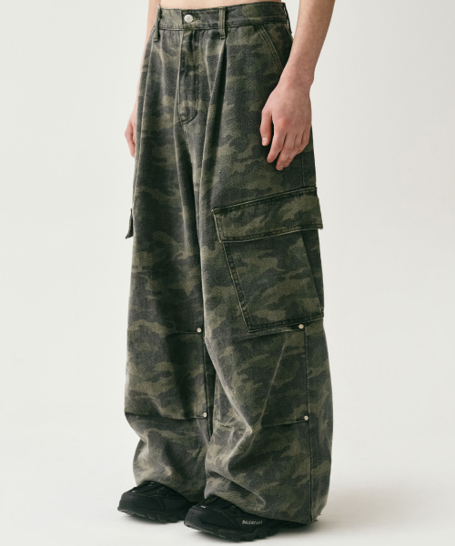 AVANDRESS（アバンドレス ）の「Side Big Cargo Pants LIGHT CAMO（デニムパンツ・レディース・ライトカーキ・SMALL/MEDIUM/LARGE/X-SMALL/XX-SMALL）」の4枚目の写真