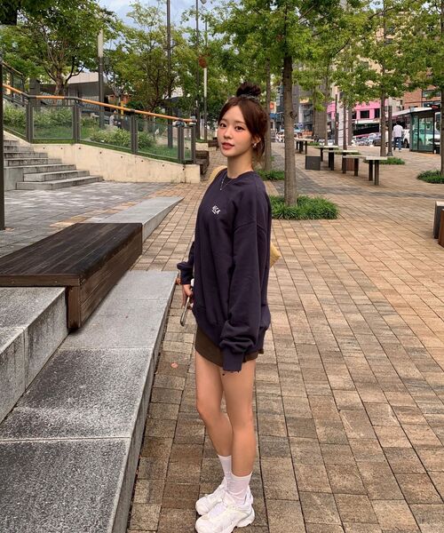 AECA（エイカ）の「AECA SIGNATURE SWEAT SHIRT-NAVY（スウェット・レディース・その他・LARGE/X-LARGE/SMALL/MEDIUM）」の2枚目の写真