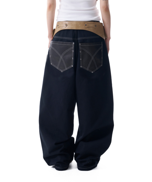 AAKAM（アーカム）の「Leather Mixed Cotton Pants (Black)（その他パンツ・レディース・その他・2/1）」の2枚目の写真