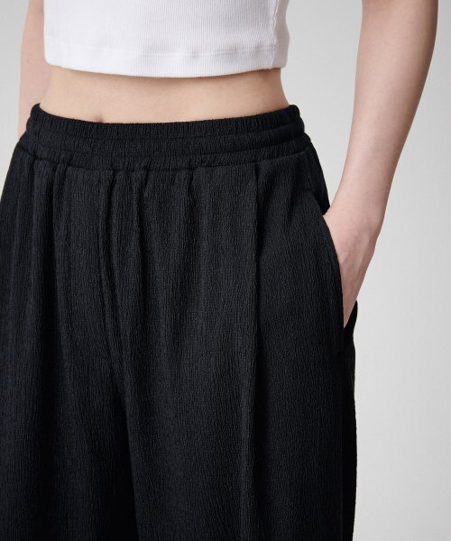 MUSINSA STANDARD WOMAN（ムシンサスタンダードウーマン）の「ウィメンズクリンクルワイドラウンジパンツ[ブラック]（スウェットパンツ・レディース・その他・26/28/30/24）」の5枚目の写真