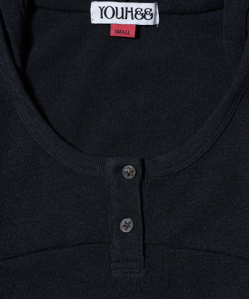 YOUHEE（ユヒ）の「STUD DETAILED HOODIE LONG SLEEVE CHARCOAL（パーカー・レディース・その他・SMALL/MEDIUM）」の5枚目の写真