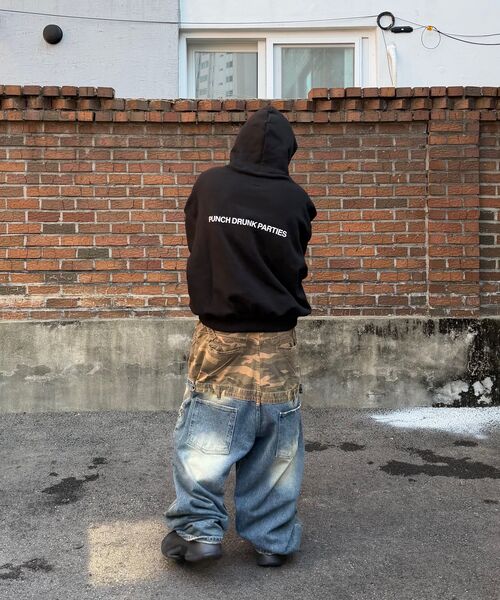 PUNCH DRUNK PARTIES（パンチドランクパーティーズ）の「Circle Logo Oversized Hoodie (BLACK)（パーカー・メンズ・その他・1/2/0/3）」の12枚目の写真